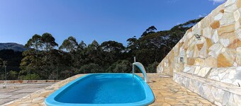 House With Pool and Barbecue Doj0690