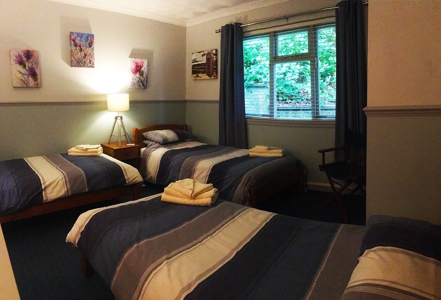 2 عدّة غرف نوم وواي فاي مجانًا وملاءات أسرّة