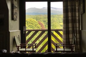 Interior - Highland Comfort With Mountain Views (Spean Bridge)