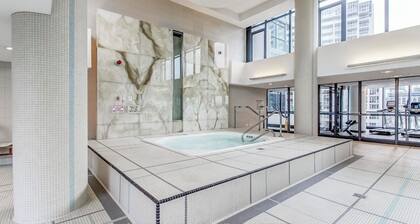 2-bedroom condo in Downtown Toronto with free parking
