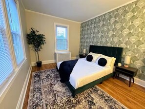 2 chambres, fer et planche à repasser, Wi-Fi, draps fournis