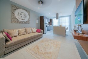 Living area - 1 Br Condo with Rooftop Pool & Bar - IT (Playa del Carmen)