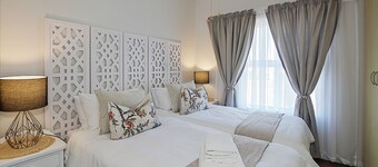Unwind at Coral - Entire Apartment - Bloubergstrand Beachfront