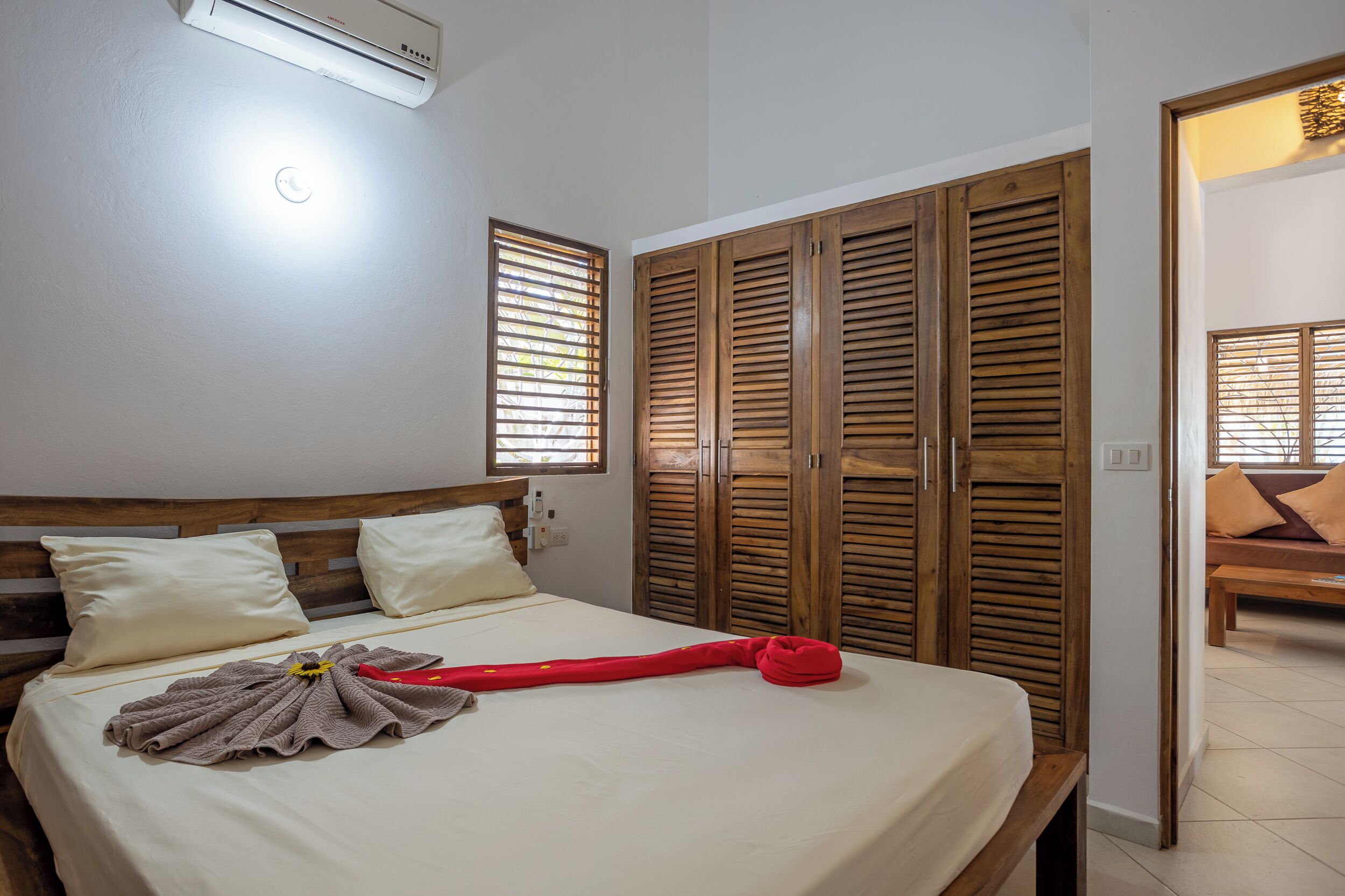 3 عدّة غرف نوم وخزنة داخل الغرفة ومكواة/لوح كي وواي فاي