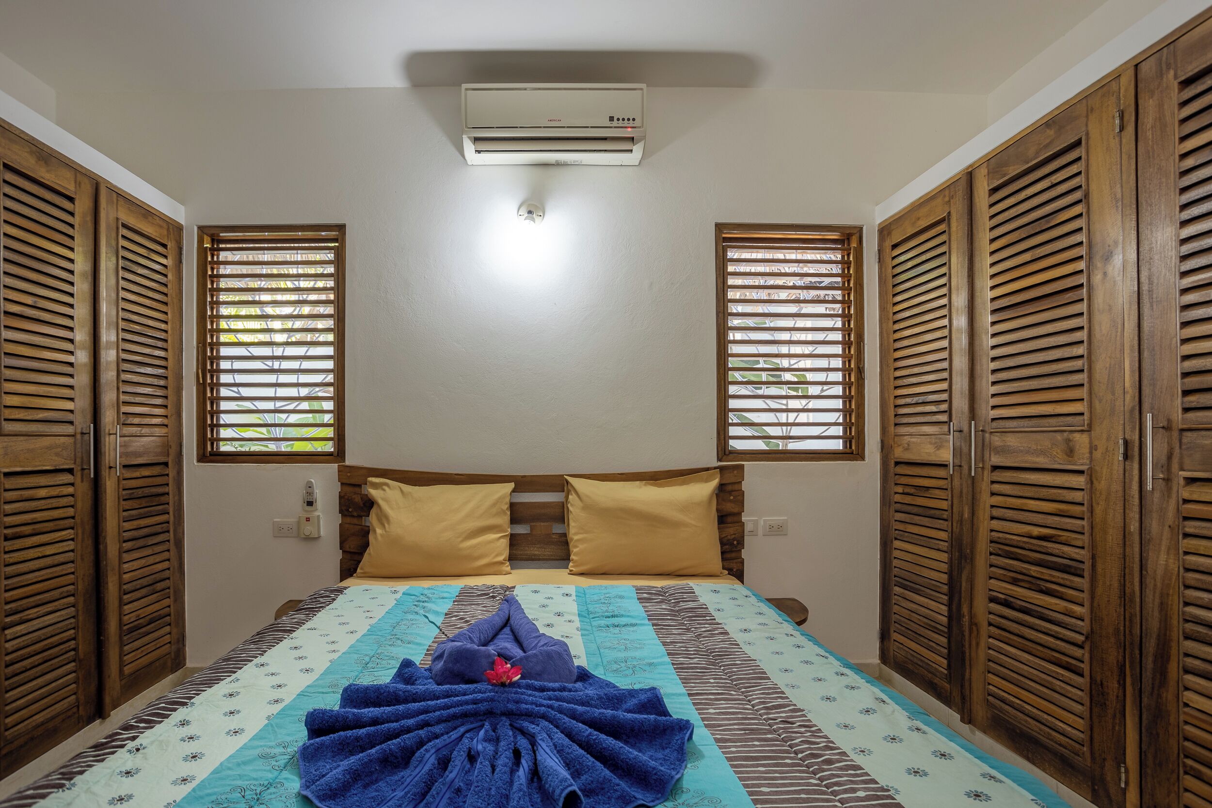 3 bedrooms, in-room safe, iron/ironing board, WiFi