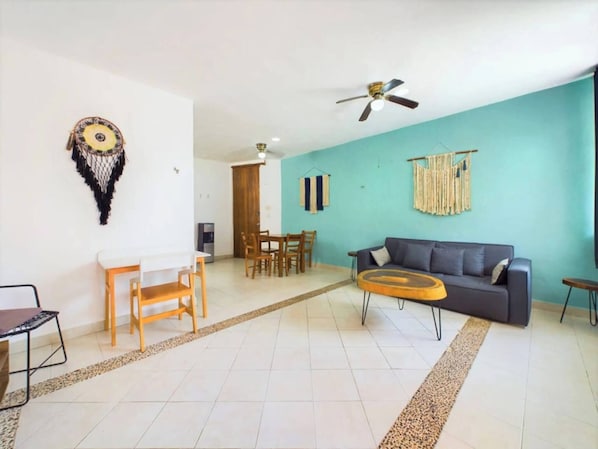 Appartement, 2 chambres, patio | Coin séjour