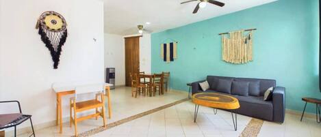 Apartament, 2 dormitoris, pati | Sala d'estar