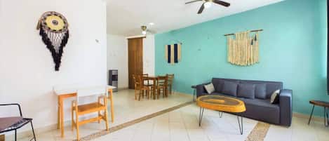 Apartamento, 2 quartos, varanda | Área de estar