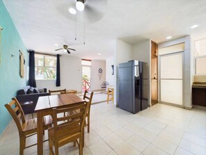 อพาร์ทเมนท์, 2 ห้องนอน, ลานระเบียง | ภายใน