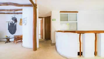 Apartment, 2 Bedrooms, Patio | Interior