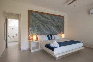 4 bedrooms, in-room safe, desk, travel crib
