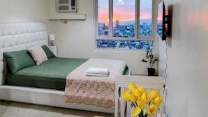 Condo, 1 Bedroom, Patio, City View | 1 bedroom - Bella Suite Netflix Pool Great View (Makati)