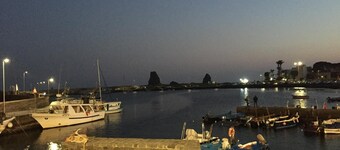 SAVOIA 173 APARTMENT in the center with reserved parking, a few kilometers from the sea.