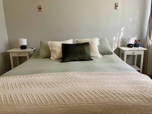 3 chambres, fer et planche à repasser, Wi-Fi, draps fournis