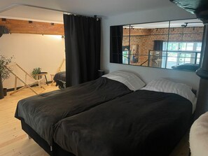 1 habitación y ropa de cama