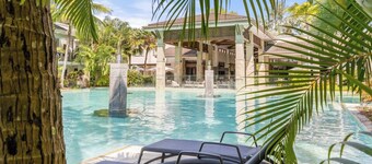 Relaxed Swim Out Nook by Four Mile Beach