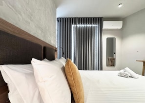 Ferros/tábuas de passar roupa, Wi-Fi de cortesia, roupa de cama