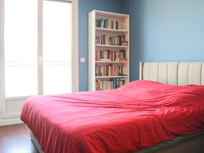 2 chambres, fer et planche à repasser, draps fournis