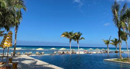 Hospitality Expert HALF HILL 3BR - Pool/Beach/Chef