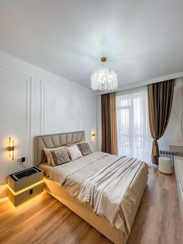 2 bedrooms, iron/ironing board, WiFi, bed sheets