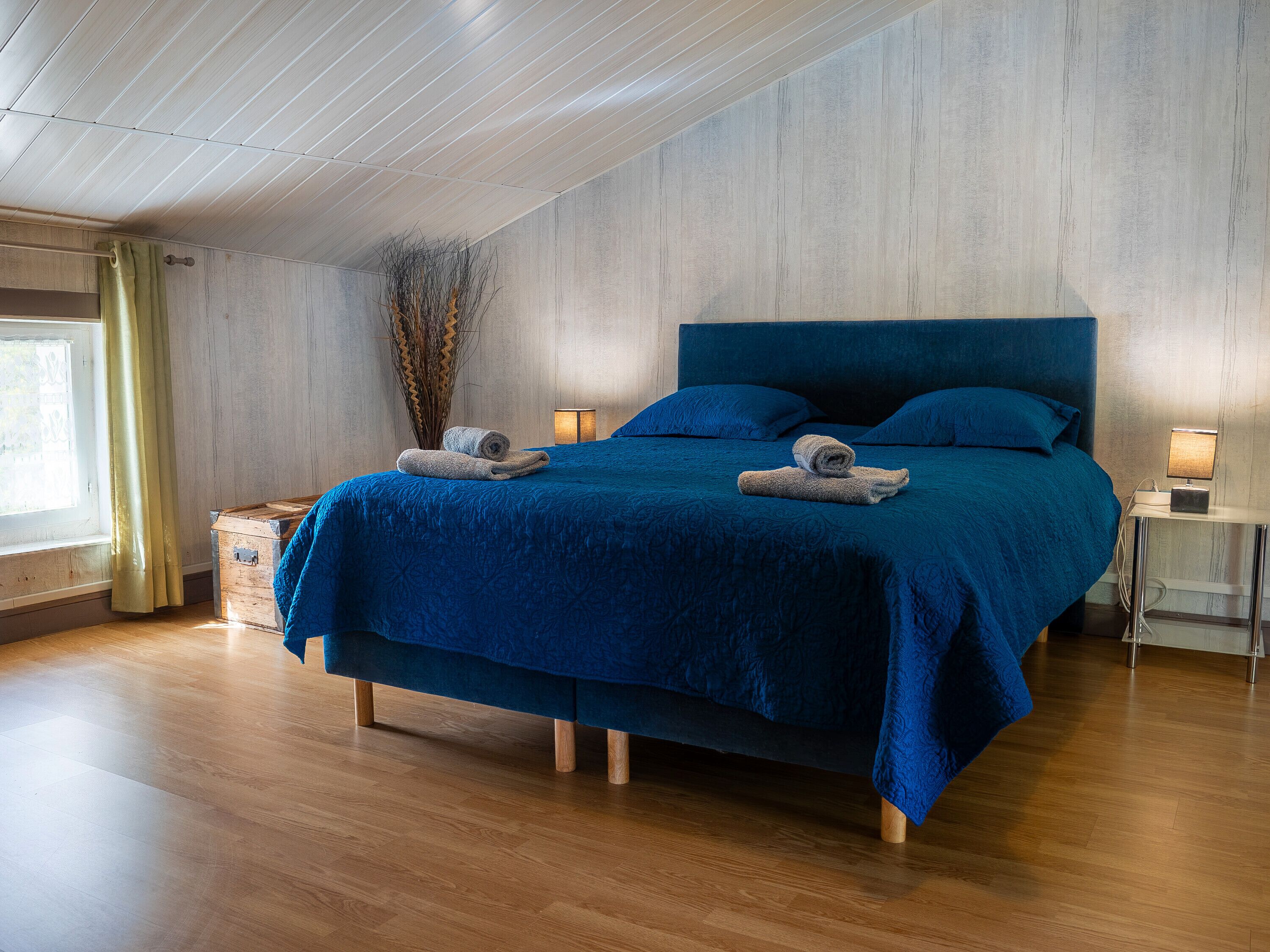 3 chambres, fer et planche à repasser, Wi-Fi, draps fournis