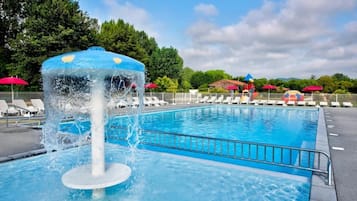 Een verwarmd zwembad