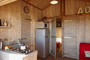 Fridge, microwave, stovetop