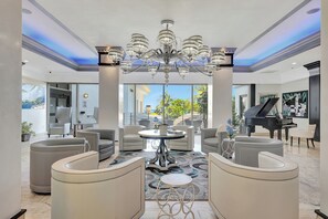 Lobby - Suite on the Ocean with City View (Fort Lauderdale)