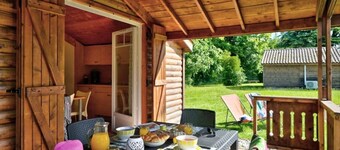 ZEcamping 3 étoiles animé piscine chauffée chalet TV LV BBQ 35m2