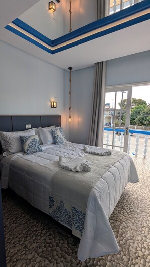 Deluxe Suite, 2 Bedrooms, Balcony, Sea View