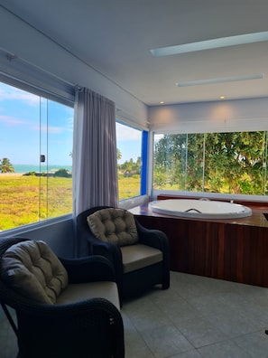 Deluxe Suite, 2 Bedrooms, Balcony, Sea View | Living area - Hotel Paraiso Maragogi (Maragogi)