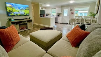TV, fireplace