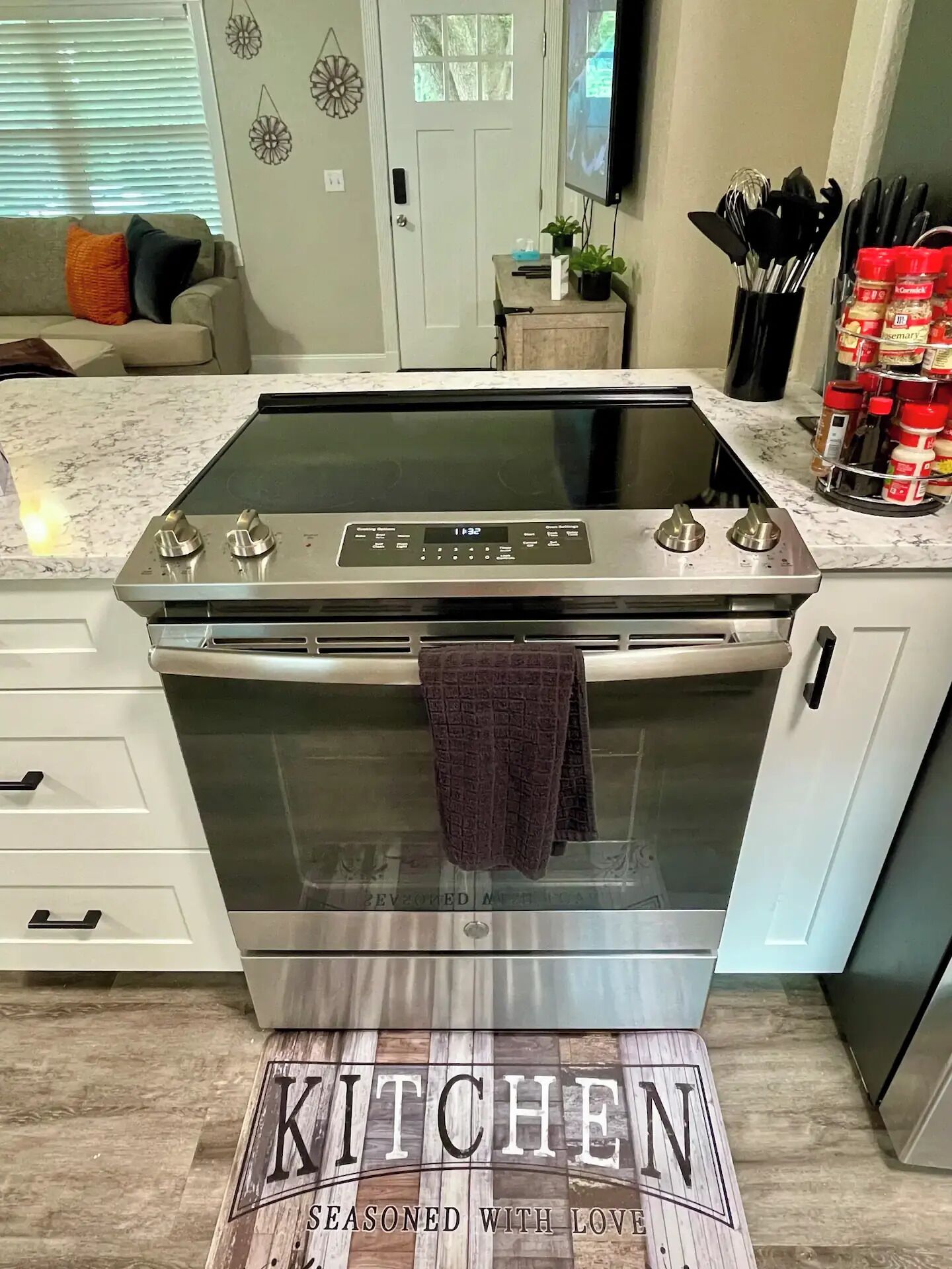 Micro-ondes, four, plaque de cuisson, lave-vaisselle