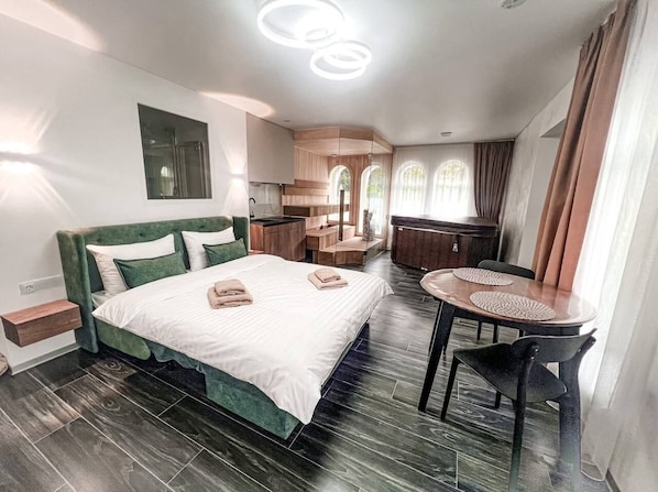 Suite Studio Luxe | Coffres-forts dans les chambres, rideaux occultants