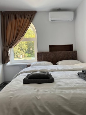 In-room safe, blackout curtains, iron/ironing board, free WiFi