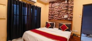 Classic Double Room | Free WiFi