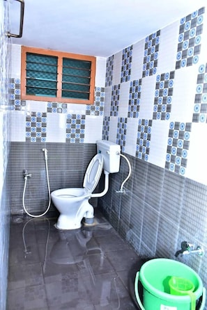 Shower, towels, soap, shampoo