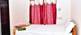 阿魯奈大飯店,提魯凡納馬萊