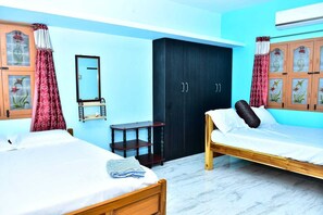 Desk, laptop workspace, free WiFi