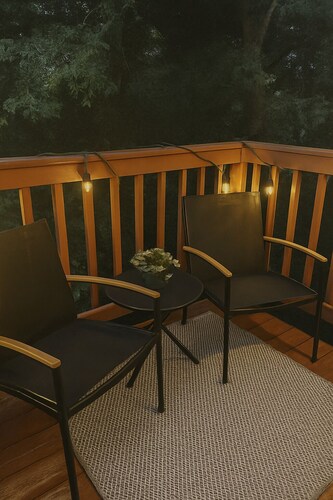 Cozy Woodland Retreat on 8 Private Acres