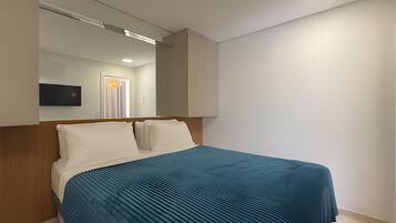 1 bedroom, iron/ironing board, internet, bed sheets