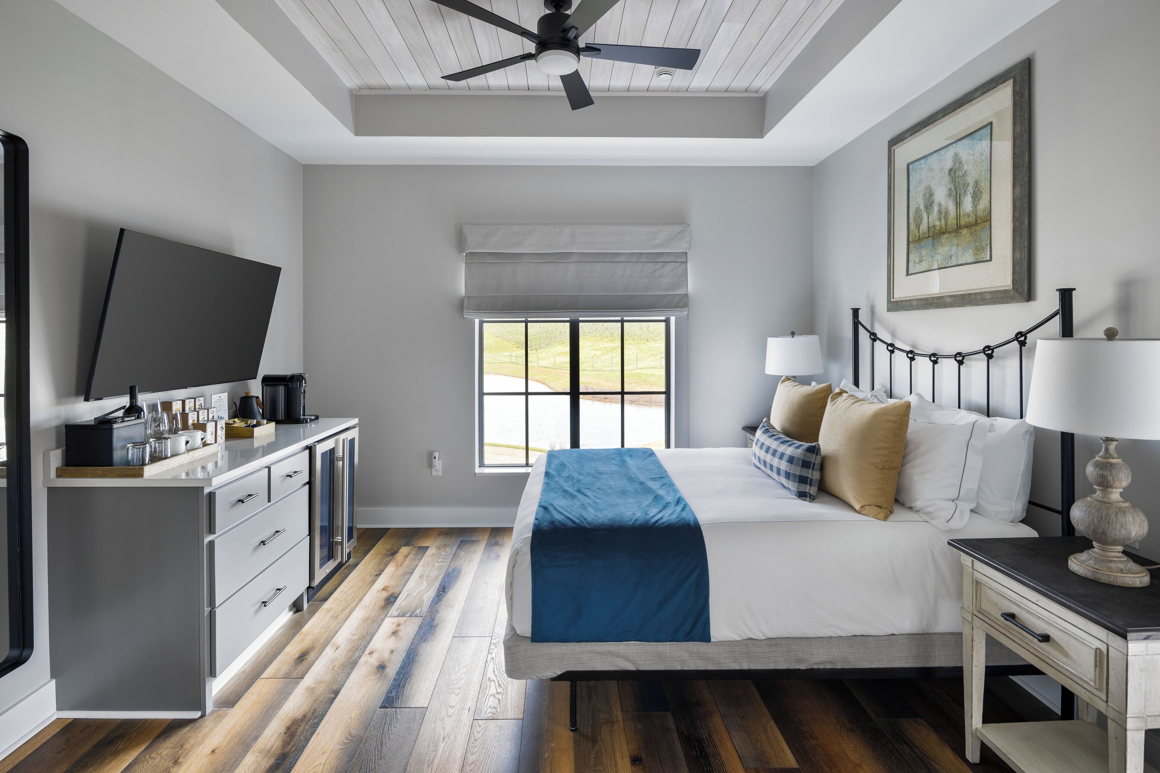 Brankas, tirai kedap cahaya, setrika/meja setrika, dan Wi-Fi gratis