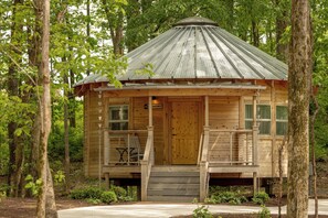 Deluxe Cabin | In-room safe, blackout curtains, iron/ironing board, free WiFi - Nicewonder Farm & Vineyard (Bristol)