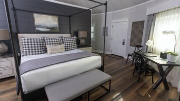 Premium Cabin | In-room safe, blackout curtains, iron/ironing board, free WiFi