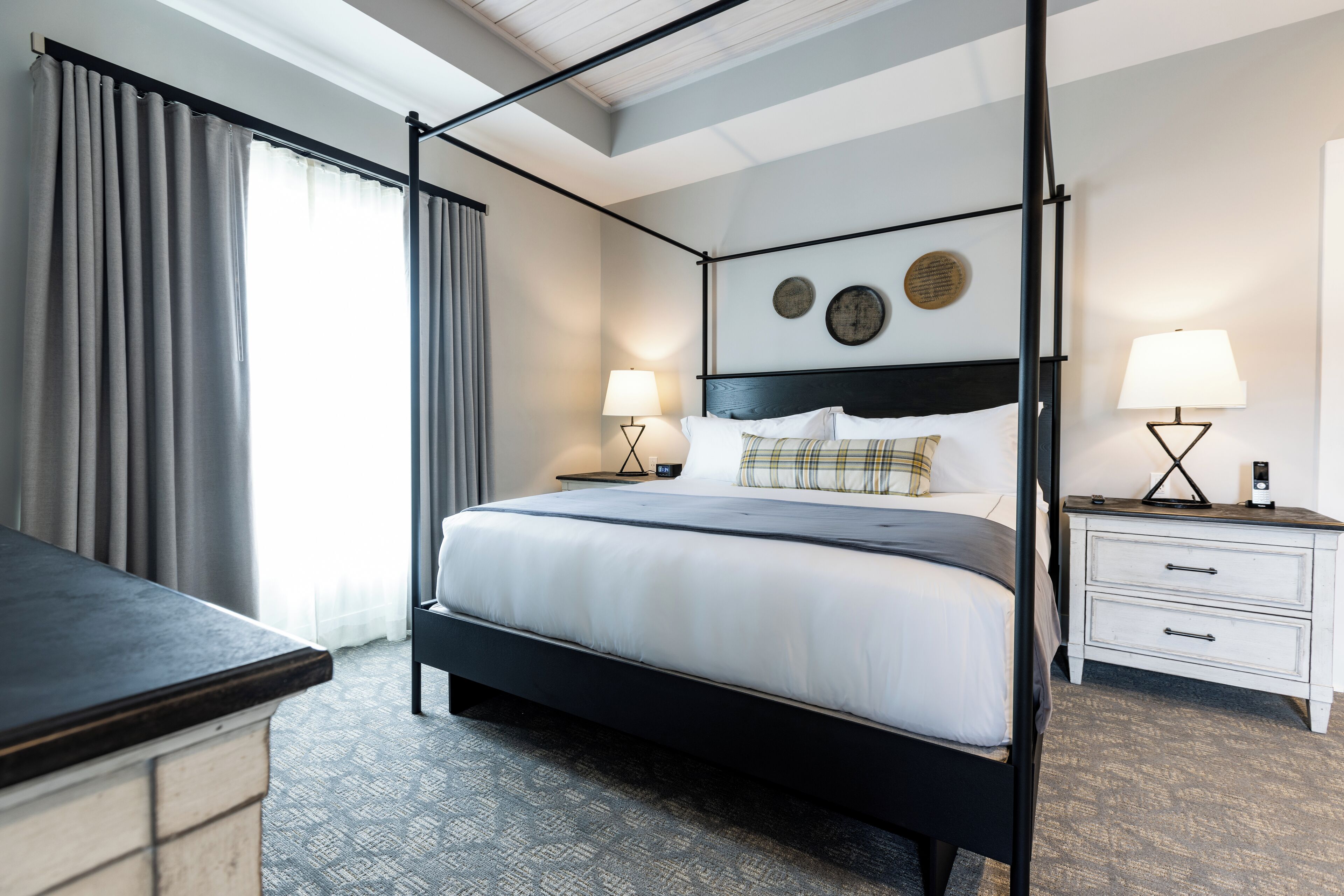 Kamar Double Premium | Brankas, tirai kedap cahaya, setrika/meja setrika, dan Wi-Fi gratis