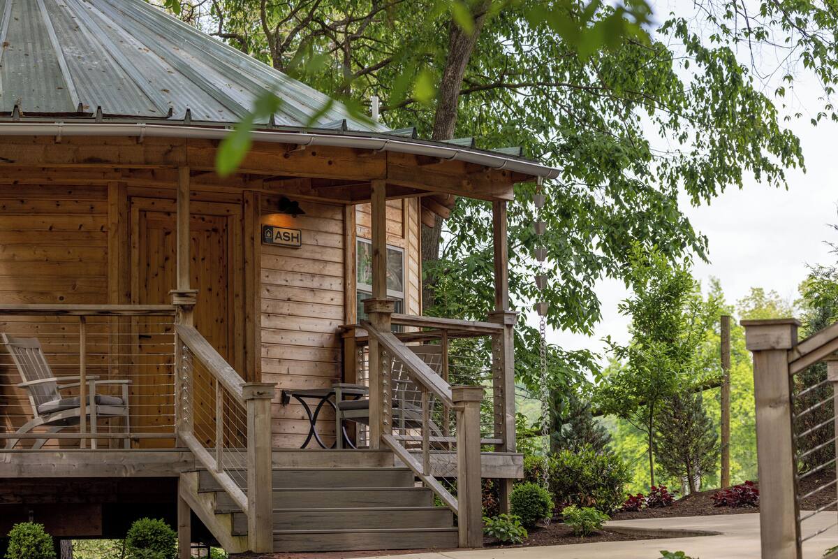 Brankas, tirai kedap cahaya, setrika/meja setrika, dan Wi-Fi gratis