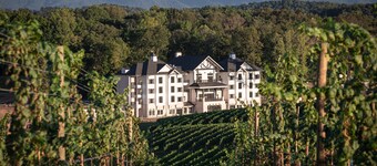 Nicewonder Farm & Vineyard