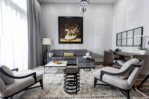 Luxury Room | In-room safe, blackout drapes, iron/ironing board, free WiFi - Nicewonder Farm & Vineyard (Bristol)