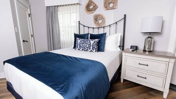 デラックス キャビン | セーフティボックス (室内)、遮光カーテン、アイロン / アイロン台、WiFi (無料)