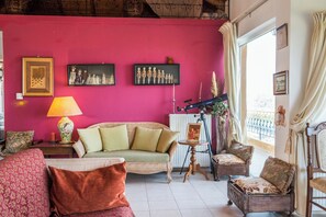 Living area - Secluded Villa With Private Pool, Panoramic Views (Minoa Pediada)